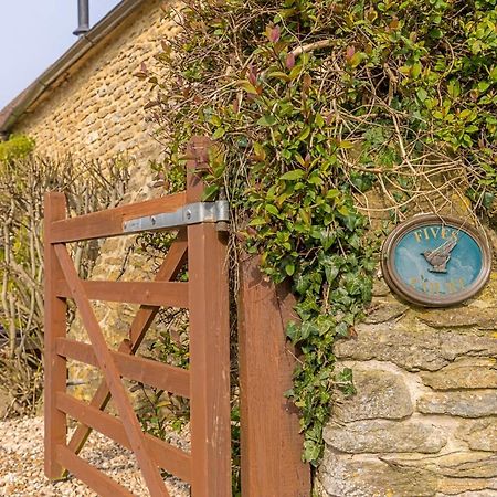 Finest Retreats - Fives Court Cottage North Cheriton Bagian luar foto
